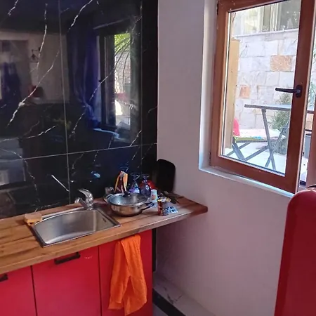 Whith Kitchen Апартамент *